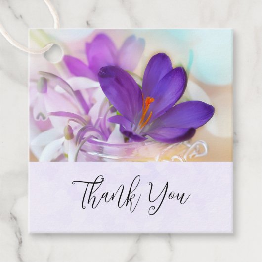 Étiquettes Cadeau Photo d'un joli Crocus de printemps violet (Devant)