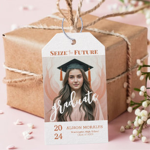 Étiquettes-cadeau Photo Peach Fuzz Saisir l'avenir Graduation