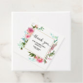 Étiquettes Cadeau Pies roses Anniversaire (En situation)