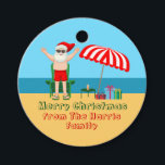 Étiquettes Cadeau Plage Santa Claus Custom Sunny Christmas Party<br><div class="desc">Cette étiquette de fête de Noël en Juillet rend parfait décor de fête d'été pour un bain de plage ou de la piscine. Faites-en une extravagance amusante sur le thème du pôle nord avec le Père Noël dans ses maillots de bain à côté d'un parapluie de plage rayé rouge et...</div>