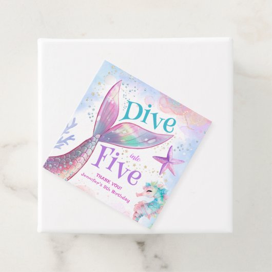 Étiquettes Cadeau Plongez dans cinq sirènes 5e anniversaire (En situation)