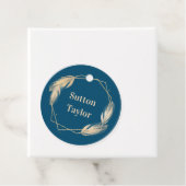 Étiquettes Cadeau Plumes d'or sur la marine (En situation)