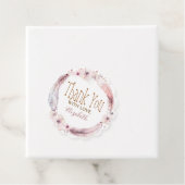 Étiquettes Cadeau Plumes et fleurs Wreath (En situation)