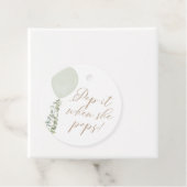 Étiquettes Cadeau Pop it When She Pops Sage Balloon Baby shower (En situation)