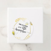 ÉTIQUETTES CADEAU PREMIER ANNIVERSAIRE, BEE PARTY, BEE THEMED (En situation)