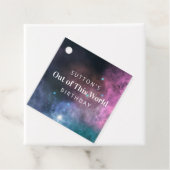Étiquettes Cadeau Rainbow Galaxy Anniversaire (En situation)