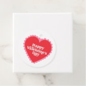 Étiquettes Cadeau Red Heart Valentine's Day (En situation)