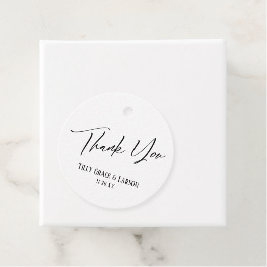 Étiquettes Cadeau Remerciement Élégant Simple Typographie Noir & Bla (En situation)