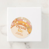 Étiquettes Cadeau Retro super anniversaire bébé merci (En situation)