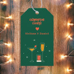 Étiquettes-cadeau Retro Vintage Christmas Festive Cheveux<br><div class="desc">Tags cadeaux Retro Vintage Christmas Festive Cheers Ce tag cadeau chic et festif capture l'essence d'antan, apportant une touche de glamour rétro à vos salutations de Noël. Cette étiquette cadeau peut être personnalisée avec un nom. Admirez l'attrait intemporel du design rétro avec une étiquette cadeau qui dégage un charme vintage....</div>