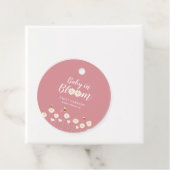 Étiquettes Cadeau Rose Bébé Simple Foncé Bébé En Fleur Douche (En situation)