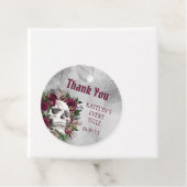Étiquettes Cadeau Rose crâne gris Merci (En situation)