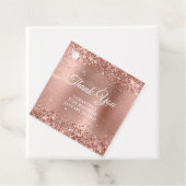 Étiquettes Cadeau Rose Parties scintillant or Monogramme 15e anniver (En situation)