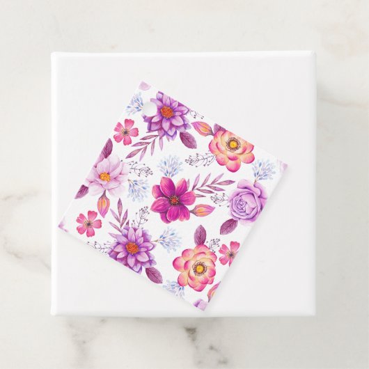 Étiquettes Cadeau Rose violette (En situation)