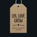 Étiquettes-cadeau Rustic Kraft Let Love Grow Seed Mariage Tags cadea<br><div class="desc">Laisse L'Amour Cultiver Des Graines. Ajoutez une touche amusante de couleur et de style unique à votre mariage ou à votre douche nuptiale préférée. Un sac de douche nuptiale est un grand complément à la planification de la fête. Ces sacs uniques seront facilement utilisés comme un cadeau et peuvent servir...</div>