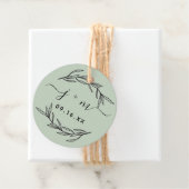 Étiquettes Cadeau Rustic Laurel Feuille Script Initiales Mariage (En situation)