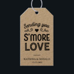 Étiquettes-cadeau Rustic S’more Love Mariage<br><div class="desc">C’est plus Love Mariage campagnard. Ajoutez une touche amusante de couleur et de style unique à votre mariage ou à votre douche nuptiale préférée. Un sac de douche nuptiale est un grand complément à la planification de la fête. Ces sacs uniques seront facilement utilisés comme un cadeau et peuvent servir...</div>