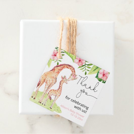Étiquettes Cadeau Safari Giraffe baby shower tropical rose verdure (En situation)