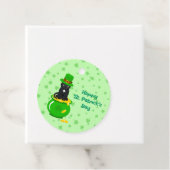 Étiquettes Cadeau Saint Patrick's Day Shamrock Pot of Gold Black Cat (En situation)