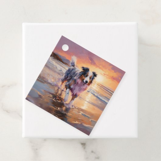 Étiquettes Cadeau Sandy Australian Shepherd Dog on Beach Sunset (En situation)