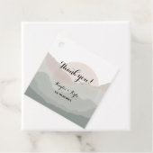 Étiquettes Cadeau Script Boho Mountain Wedding Anniversary (En situation)