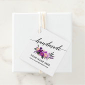 Étiquettes Cadeau Script de calligraphie artisanal Floral violet (En situation)