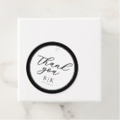 Étiquettes Cadeau Script moderne Mariage frontière noir et blanc (En situation)