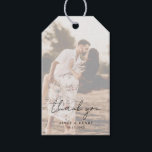 Étiquettes-cadeau Script rustique Photo Mariage moderne<br><div class="desc">Les étiquettes de faveur de mariage photo moderne avec un design simple avec "merci" dans un script de style rustique avec vos noms et date mariage sur votre photo préférée avec une superposition opaque. Cette élégante marque de mariage avec un agencement minimaliste est idéale pour tout style de mariage.</div>