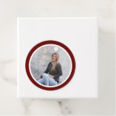 Étiquettes Cadeau Simple moderne Red Photo Graduation (En situation)