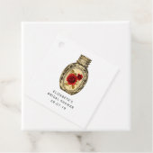 Étiquettes Cadeau Sorcière Rouge Cramoisi (En situation)