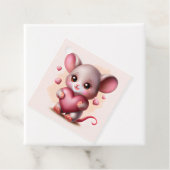 Étiquettes Cadeau Souris pour bébé avec le coeur de Valentine (En situation)