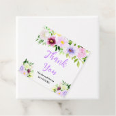 Étiquettes Cadeau Spring Purple Flowers with Foliage (En situation)