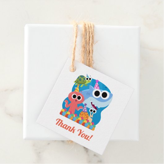 Étiquettes Cadeau Super simple | Finny Shark Confetti Anniversaire (En situation)