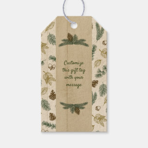 Étiquettes-cadeau sur le sol de la forêt pinecones rustiques à feuil