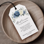 Étiquettes-cadeau Tag de bienvenue du Mariage de champagne Dusty Blu<br><div class="desc">Dusty bleu floral Mariage tag cadeau avec élégant bouquet de bleu marine, bleu royal, blanc, or, ivoire de champagne, rose couleur rousse, bourgeons de fleurs ranunculus et sauge vert eucalyptus feuilles et élégant bouquet aquarelle. Veuillez me contacter pour toute aide sur la personnalisation ou si vous avez besoin d'un autre...</div>