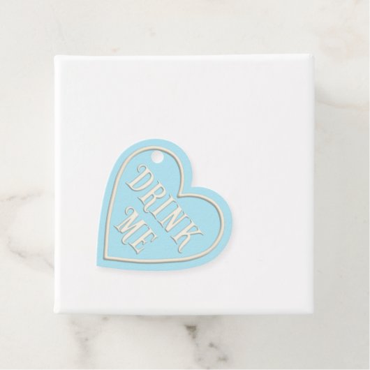 Étiquettes Cadeau Tea Party "Buvez-moi" Coeur bleu Personnalisé (En situation)
