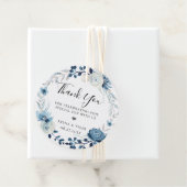 Étiquettes Cadeau Tons de couronne florale bleue (En situation)