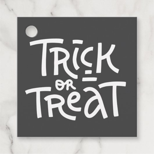 Étiquettes Cadeau Typographie Cute Moderne Tri Ou Traiter Halloween (Devant)