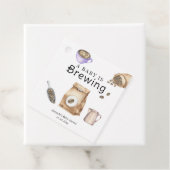 Étiquettes Cadeau Un Bébé Brûle Un Baby shower De Coupe Du Café (En situation)