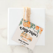 Étiquettes Cadeau Un Petit Cutie Se Trouve Sur Le Chemin Du Baby sho (En situation)