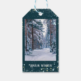 Étiquettes-cadeau Un sentier neigeux dans la forêt