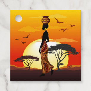 Étiquettes Cadeau Une belle femme africaine Silhouette sur les solei