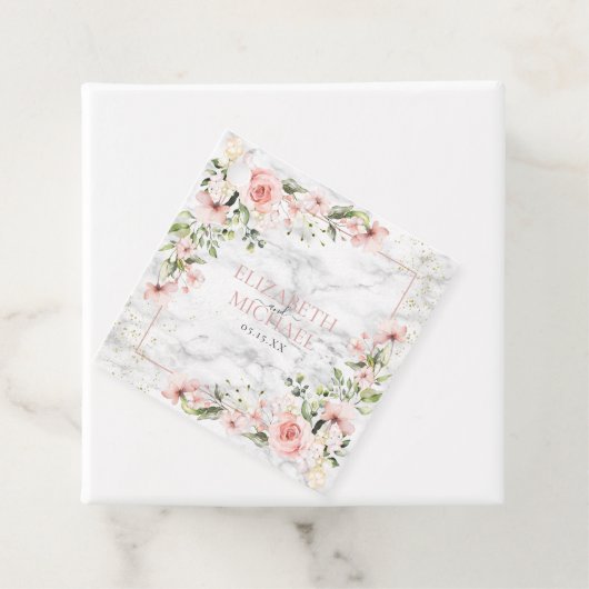 Étiquettes Cadeau Végétation dorée Dusty rose Mariage floral (En situation)