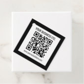 Étiquettes Cadeau Votre nom d'entreprise et votre code QR modifié (En situation)