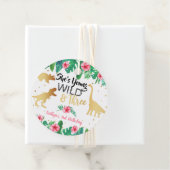 Étiquettes Cadeau Young Wild & Three Dinosaur Girls 3e anniversaire (En situation)