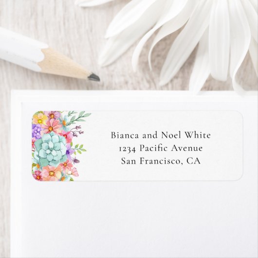 Étiquettes d'adresse de retour de mariage floral é (En situation)