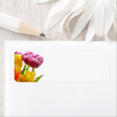 Étiquettes d'adresse de retour des tulipes violett (En situation)