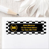 Étiquettes d'adresse de retour monogramme du table (En situation)