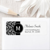 Étiquettes d'adresse de retour monogramme floral p (En situation)