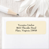 Étiquettes d'adresse de retour simple Cream (En situation)